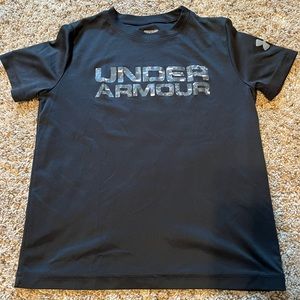 5/$25 bundle! Boys size SM